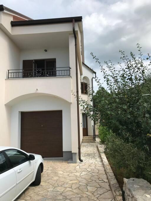 Family House With Apartments Near The Beach And City Center Krk Town Extérieur photo